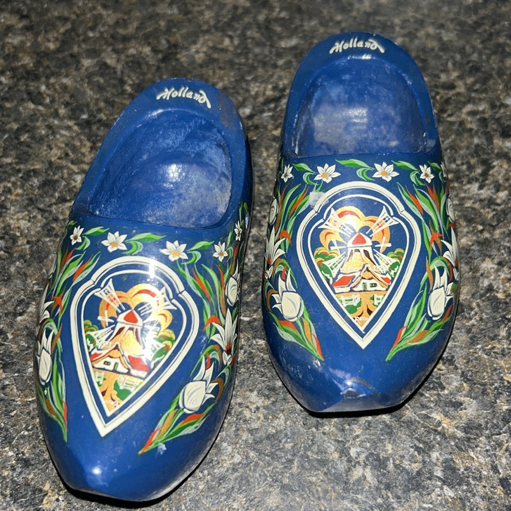 Holland Wood Shoes